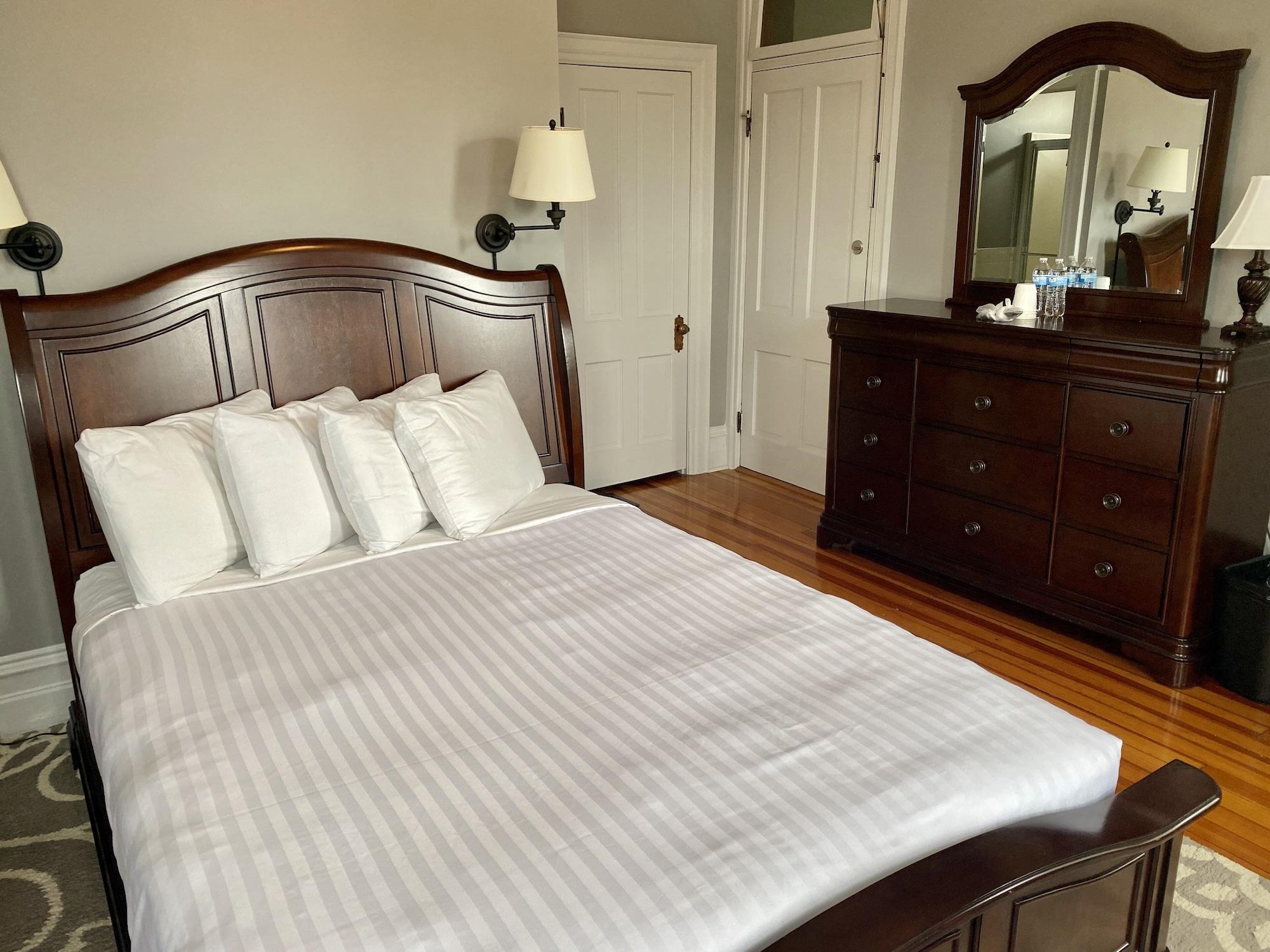 Captain Wohlt Inn Hermann Ngoại thất bức ảnh